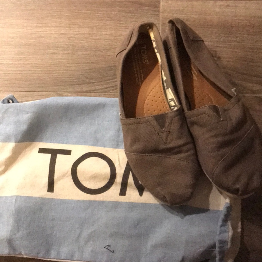 Toms classic gray shoes